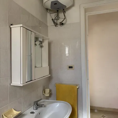 Casa Ninetta A Con Cortile דירה טורה לפילו