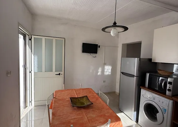 Casa Ninetta A Con Cortile * Торре-Лапилло