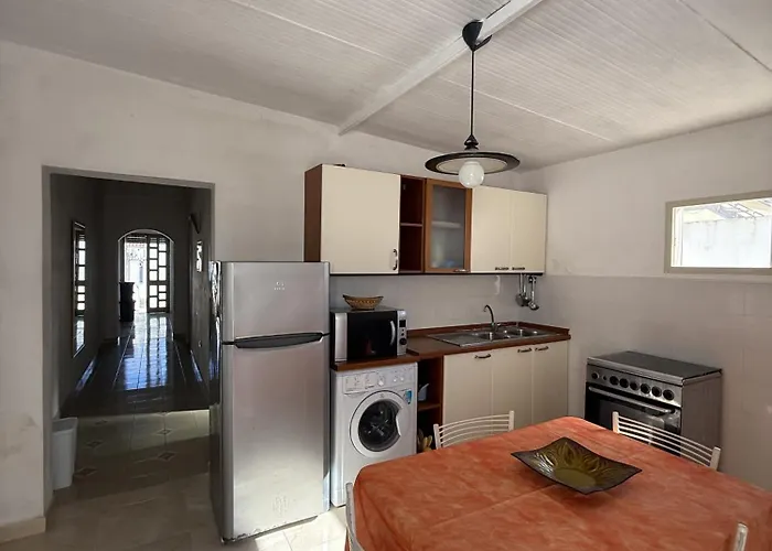 Casa Ninetta A Con Cortile * Торре-Лапилло