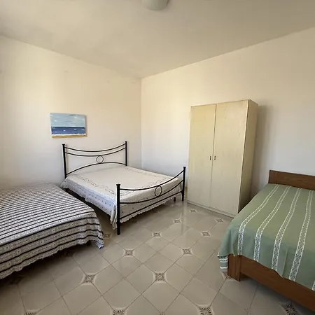 Casa Ninetta A Con Cortile Appartement Torre Lapillo